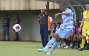 Treinador de goleiros do Marília perde a cabeça e é expulso