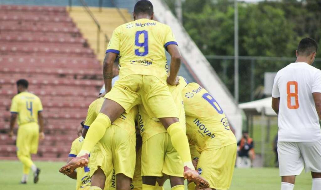 São José x Bandeirante – Águia do Vale quer fugir da rabeira