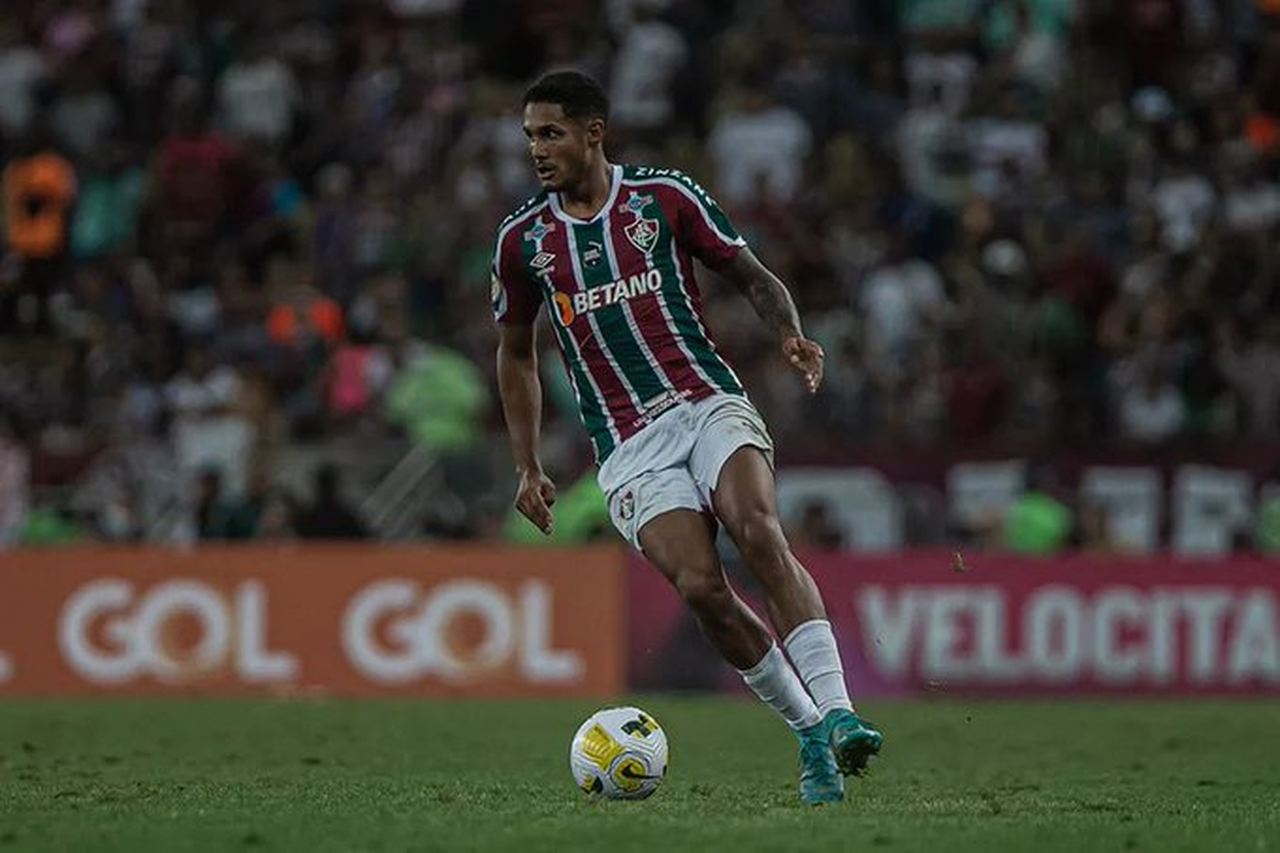 Chapecoense vive expectativa por Cristiano Silva do Fluminense