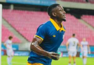 Como uma fênix! Lateral do Retrô supera depressão