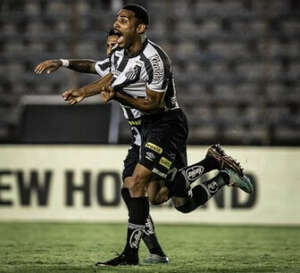 Herói do Santos, Joaquim se firma como titular de Odair Hellmann