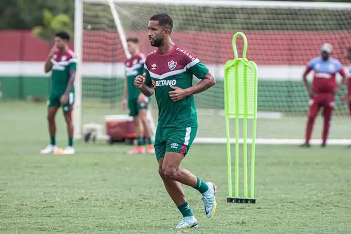 Jorge, do Fluminense, sofre lesão durante o treino e passará por cirurgia