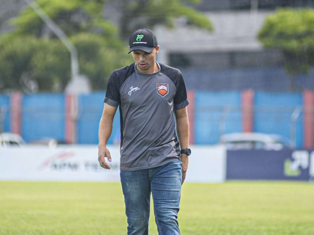 Catarinense: Camboriú confirma saída do técnico Higo Magalhães 2 leo