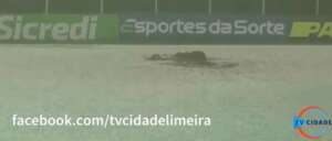 Veja todas as Imagens! O Limeirão fica debaixo d´água