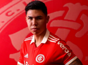 Gaúcho: Internacional anuncia zagueiro Nico Hernández até 2024