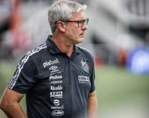 Paulistão: Hellmann vai usar treinos para observar atletas recuperados de lesão no Santos