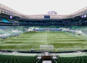 Palmeiras destinará lucro das camisas desenhadas por Abel para vítimas do litoral