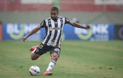 Vasco e Atlético-MG negociam empréstimo de Paulo Henrique