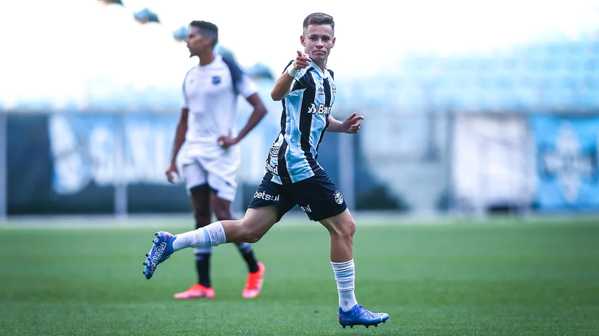 Pedro Lucas, do Grêmio, já treina no Ceará
