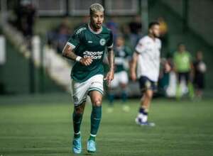 Goiano: Atacante comemora pelo gol com a camisa do Goiás