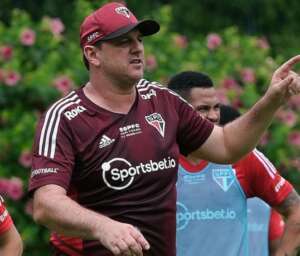 Ceni estuda rodízio para poupar os desgastados no São Paulo