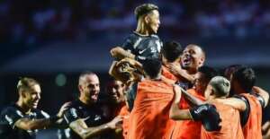 São Paulo 1 x 2 Corinthians - Adson marca duas vezes e Timão derruba tabu no Morumbi