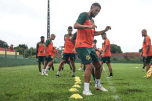 Sampaio Corrêa chega em Maringá (PR) para jogo decisivo da Copa do Brasil