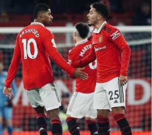 INGLÊS: United reage contra Leeds, mas só empata e encerra série de vitórias em casa