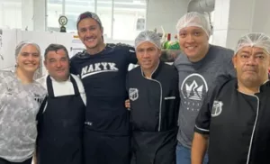 Ainda sem destino definido, Vina se despede do Ceará