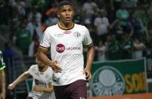 Paulistão: Meia da Ferroviária promete garra contra Inter