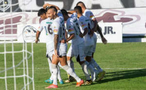 POTIGUAR: ABC vence com autoridade e cola no topo