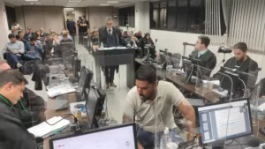 Após falas xenofóbica contra técnicos portugueses, auditor é afastado do TJD-PR; Coritiba comemora