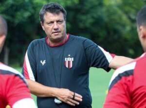 Paulistão: Adilson Batista tem 'foco' e metas no Botafogo