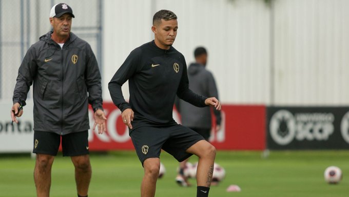 Adson exalta trabalhos da semana e vê Corinthians pronto para ‘fazer grande jogo’