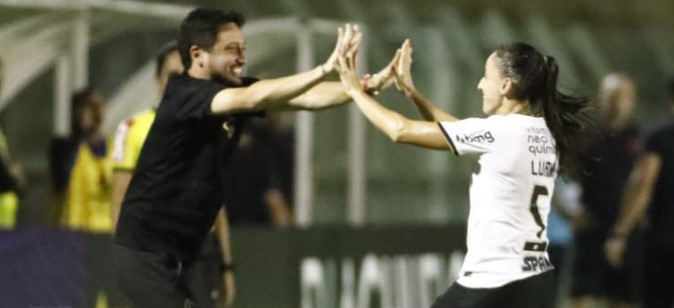 Corinthians segue no topo do Brasileiro Feminino