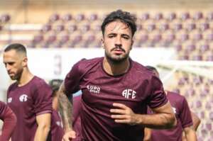 Catarinense: Chapecoense demonstra interesse por lateral rebaixado na Ferroviária