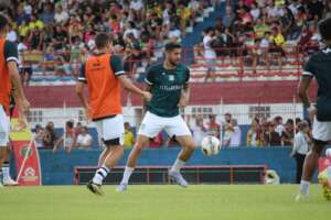 Após quitar parte das dívidas com atletas, Figueirense se posiciona sobre atrasos