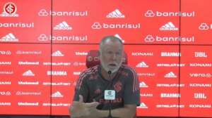 Gaúcho: Mano Menezes explica alterações no Internacional: ''Ainda oscilamos''