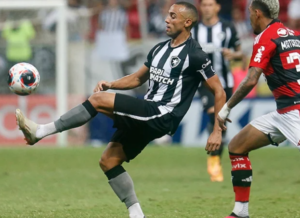 Marçal, do Botafogo, é suspenso por 5 jogos após ofender árbitro no clássico