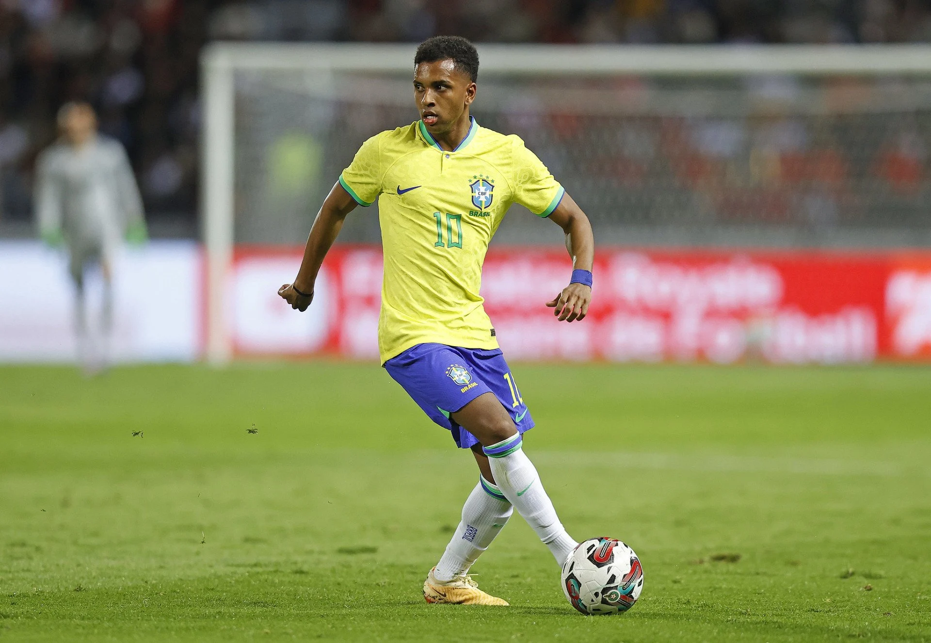 Rodrygo agradece ‘honra’ de usar camisa 10 de Pelé e Neymar na seleção