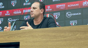 Ceni anuncia mudança, após admitir erro na formação defensiva do São Paulo