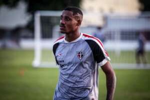 Fora da Copa do Nordeste, Sampaio Corrêa contrata lateral ex-Grêmio