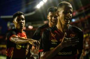 PERNAMBUCANO: Sport vence o clássico da rodada por 2 a 0