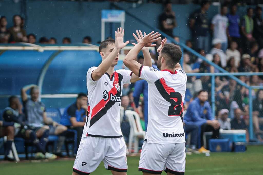 GOIANO: Favoritos, Atlético e Goiás vencem e ficam perto da final