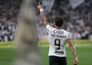 LIBERTADORES: Atlético-MG e Corinthians estreiam sonhando com bi