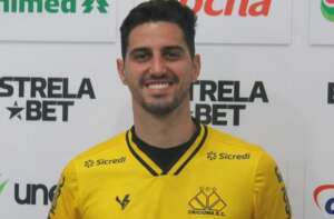 Catarinense: Filho de Vagner Mancini, zagueiro é apresentado no Criciúma: 'Decisão acertada'