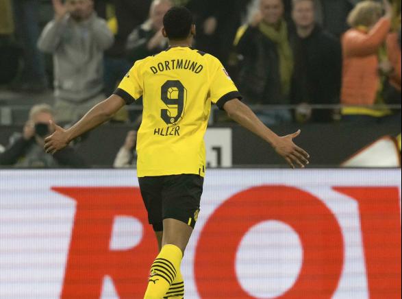 ALEMÃO: Borussia Dortmund massacra Colônia e assume a liderança provisória