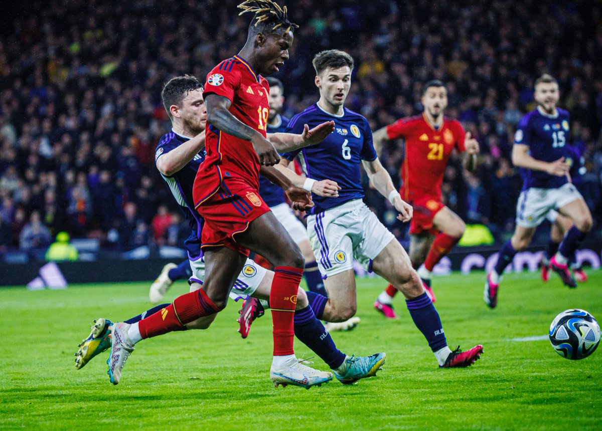 Espanha derrota a Escócia pelas Eliminatórias da Eurocopa