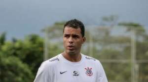 Presidente do Corinthians banca Lázaro: 'Não existe possibilidade de mudança'