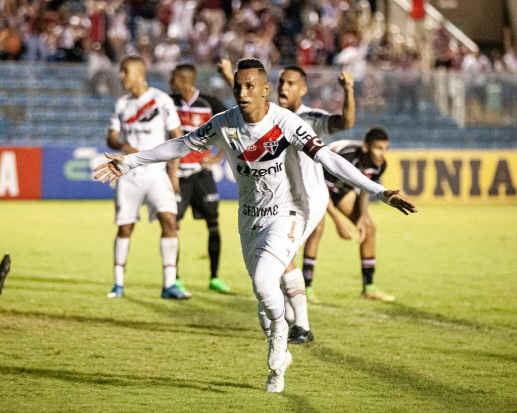 Ferroviário vence e se classifica na Copa do Nordeste (Foto: Lenílson Santos / Ferroviário AC)