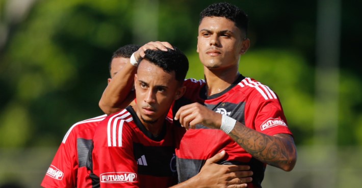 Flamengo assumiu a ponta do Grupo A do Brasileiro Sub-20