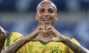 Deyverson faz gol e comemora zoando o Flamengo