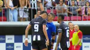 Tiquinho, do Botafogo, pega suspensão preventiva de 30 dias!