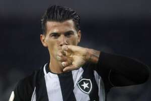 Carioca: Botafogo iguala proposta do Bahia por Cuesta