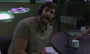 No BBB, Cara de Sapato canta hino do Bahia e declara torcida