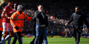 Torcedor do Birmingham que agrediu Grealish em 2019 é achado morto na Inglaterra