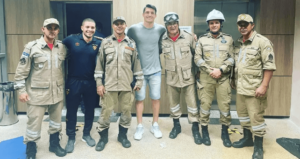 Copa do Nordeste: Denis é resgatado de elevador e brinca: 'fiz novas amizades'