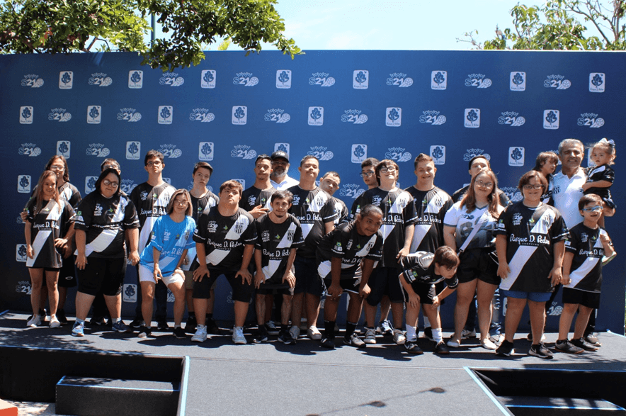 Parque D. Pedro Shopping entrega novos uniformes para equipe de Futsal Down