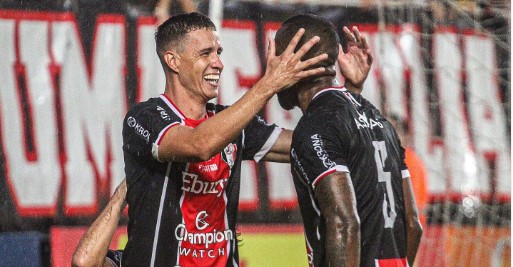 Joinville garante permanência no Catarinense