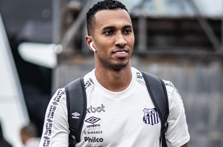 Botafogo faz proposta por Lucas Braga, mas Santos recusa